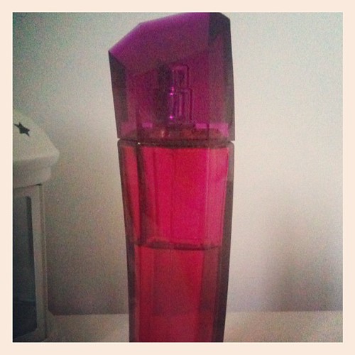 #photoadaymay - day 8 - a smell i adore - magnetism by escada